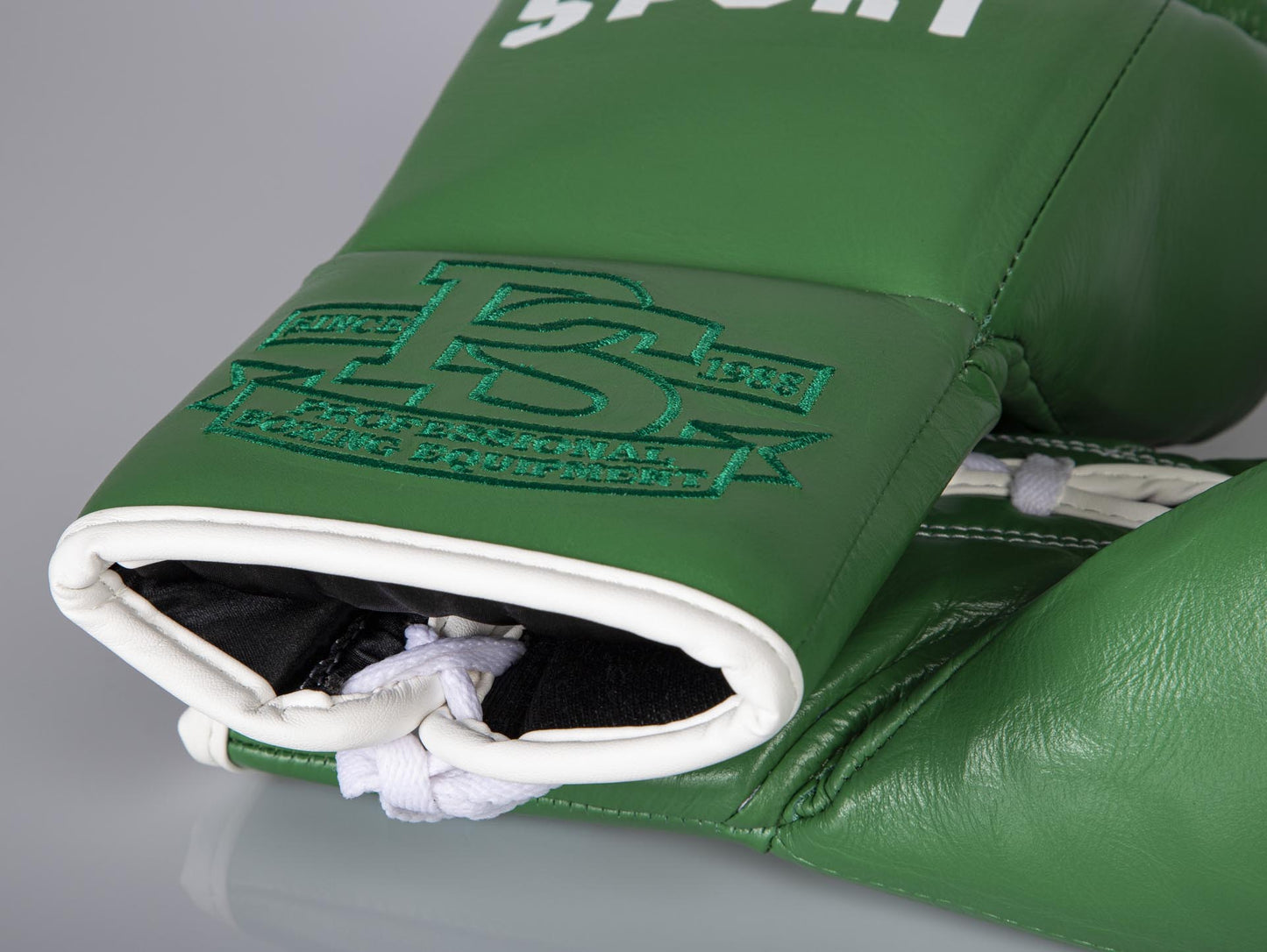 «PRO CLASSIC» Boxhandschuhe für den Wettkampf "grün"