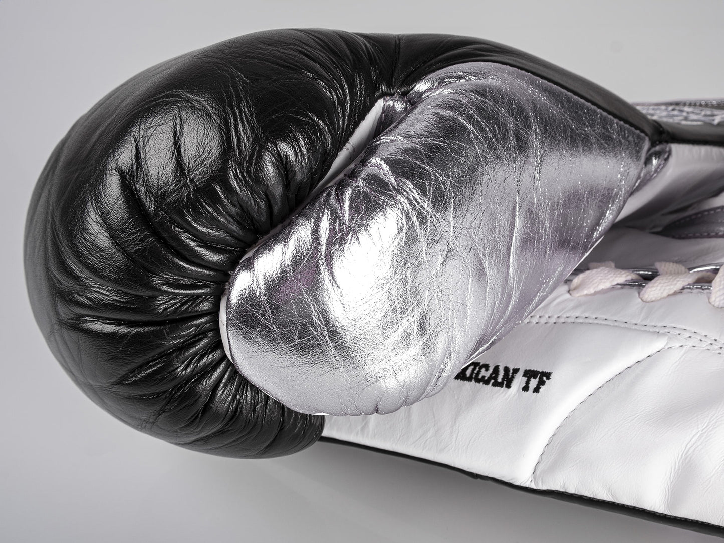 «PRO MEXICAN TF» Boxhandschuhe für den Wettkampf "schwarz-silber"